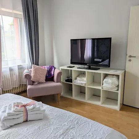 Charmantes Kleines Gaestehaus Pia, Zentral In Bedburg Eksteriør billede